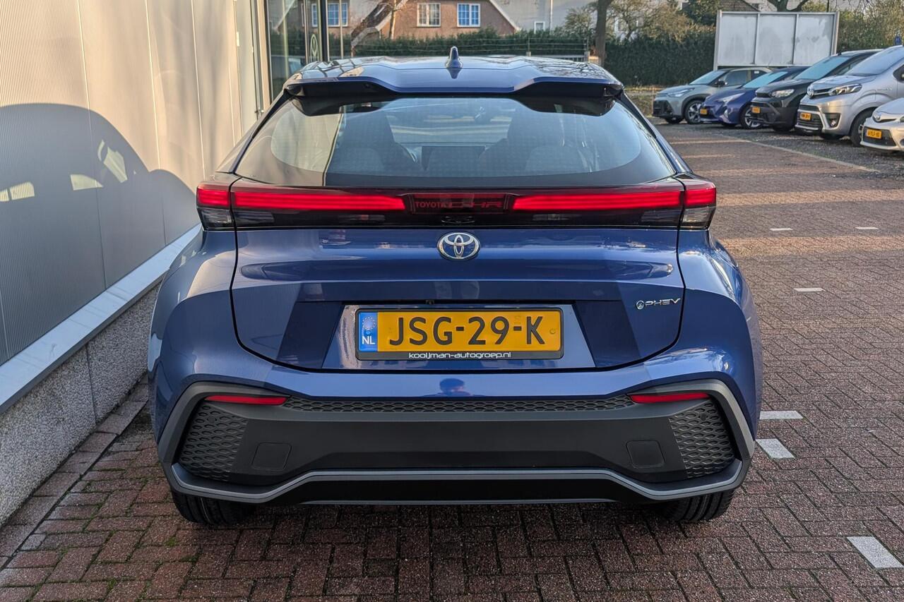 Toyota C-HR 2.0 Plug-in Hybrid 220 Active