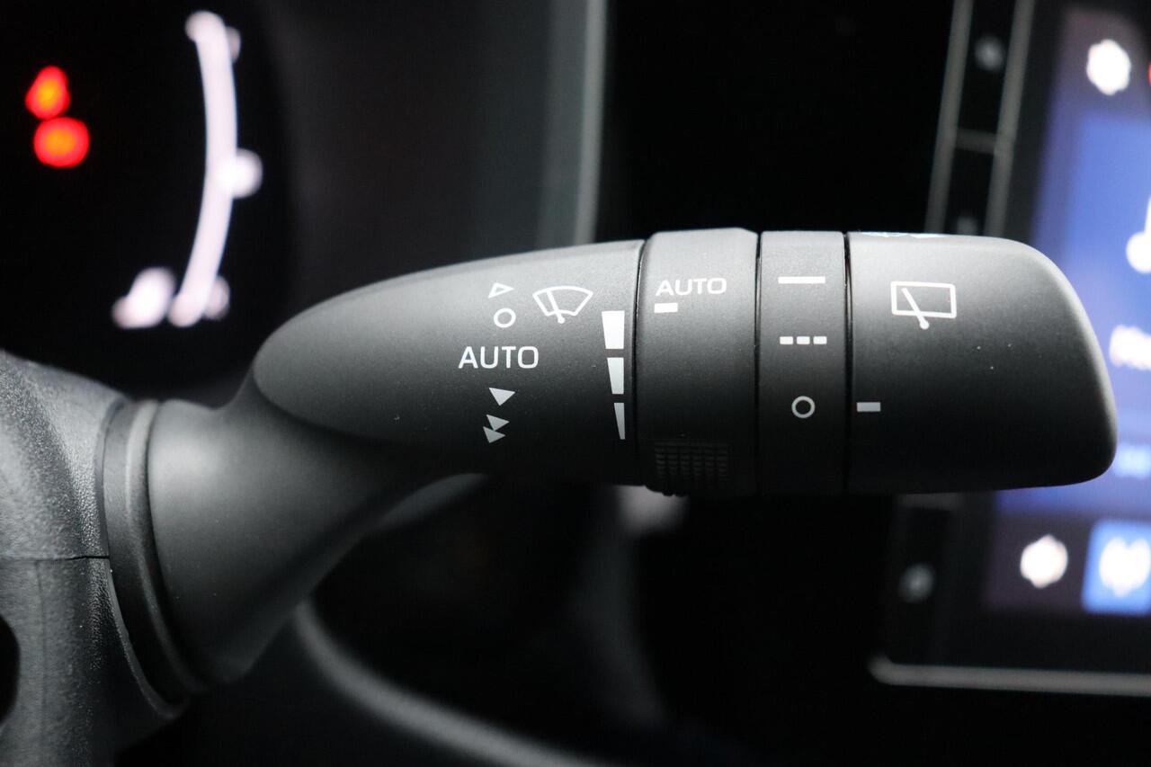 Toyota C-HR 1.8 Hybrid 140 Dynamic , Nieuw en direct leverbaar met ¤2.000 inruilvoordeel