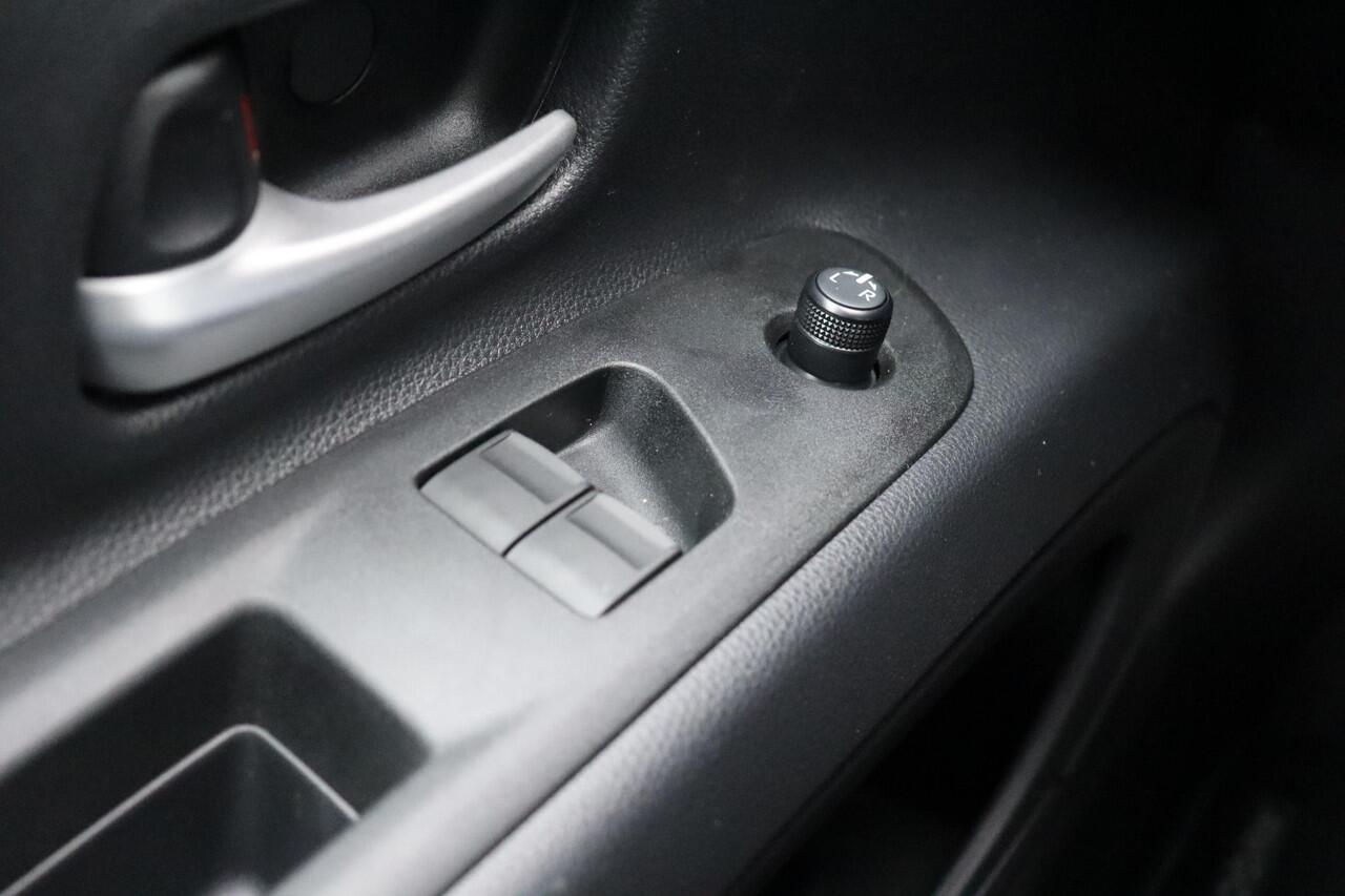 Toyota C-HR 1.8 Hybrid 140 Dynamic , Nieuw en direct leverbaar met ¤2.000 inruilvoordeel