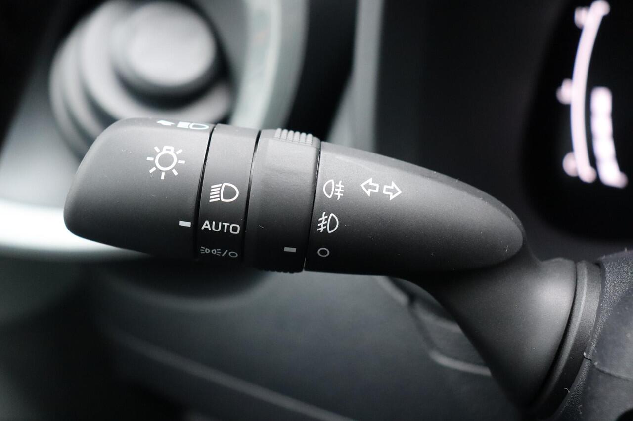 Toyota C-HR 1.8 Hybrid 140 Dynamic , Nieuw en direct leverbaar met ¤2.000 inruilvoordeel