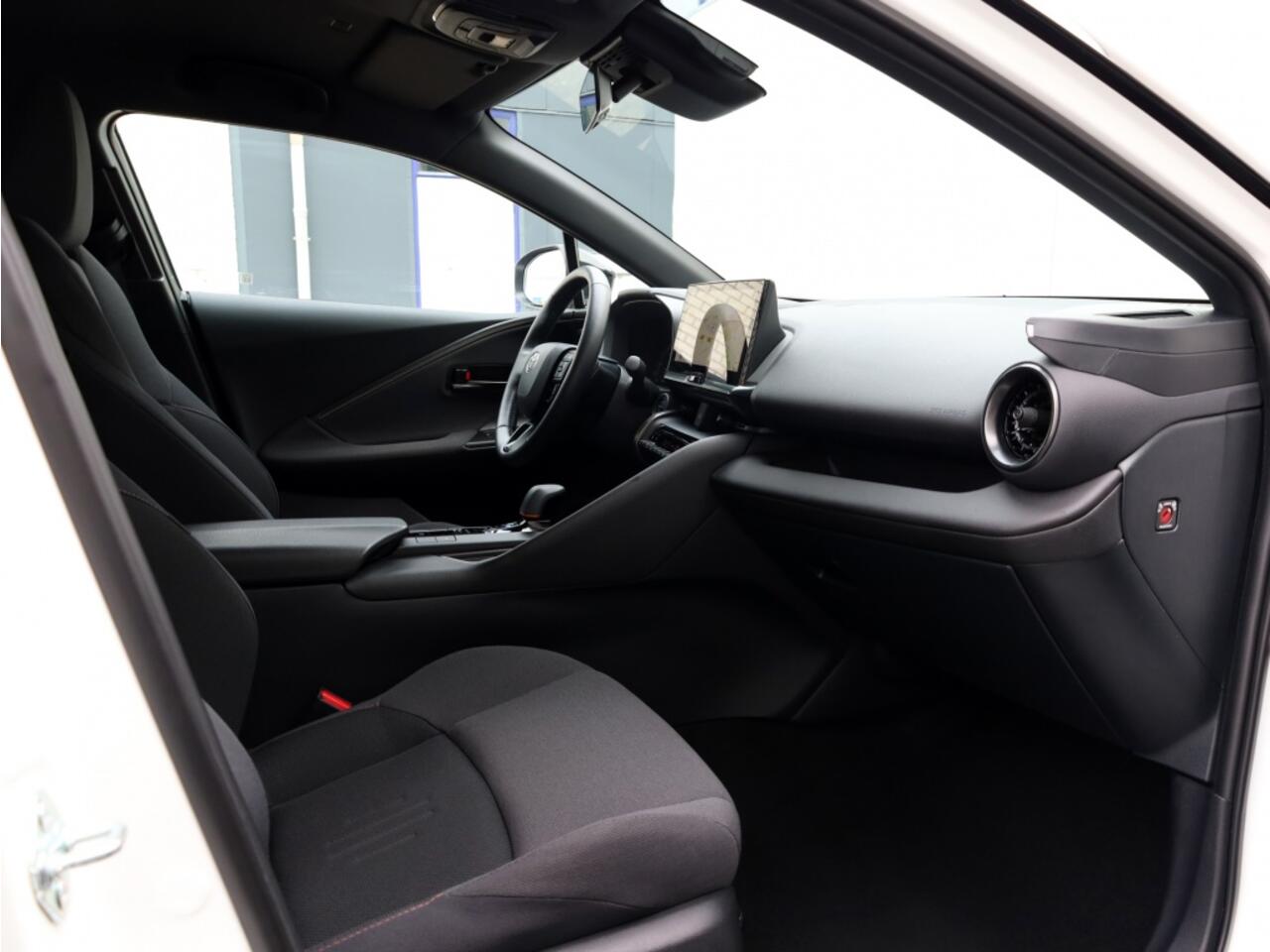 Toyota C-HR 2.0 PHEV 220 Dynamic | Bi-Tone | Premium Navi | Dodehoek