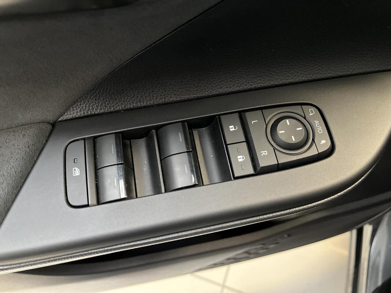 Toyota C-HR 2.0 Plug-in Hybrid 220 Executive | All-in prijs | Automaat | Stoelverwarming | voorstoel memory