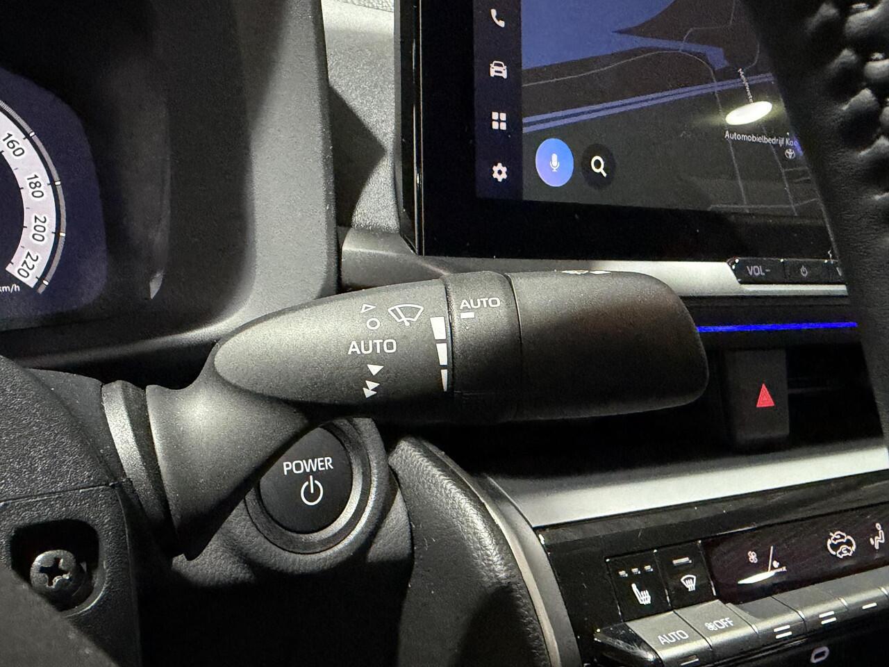 Toyota C-HR 1.8 Hybrid 140 Executive Parkersensoren V+A| Elektr. sportstoel incl. geheugen | BSM | JBL Audio | Demovoordeel! Niet meer leverbaar in deze samenstelling!