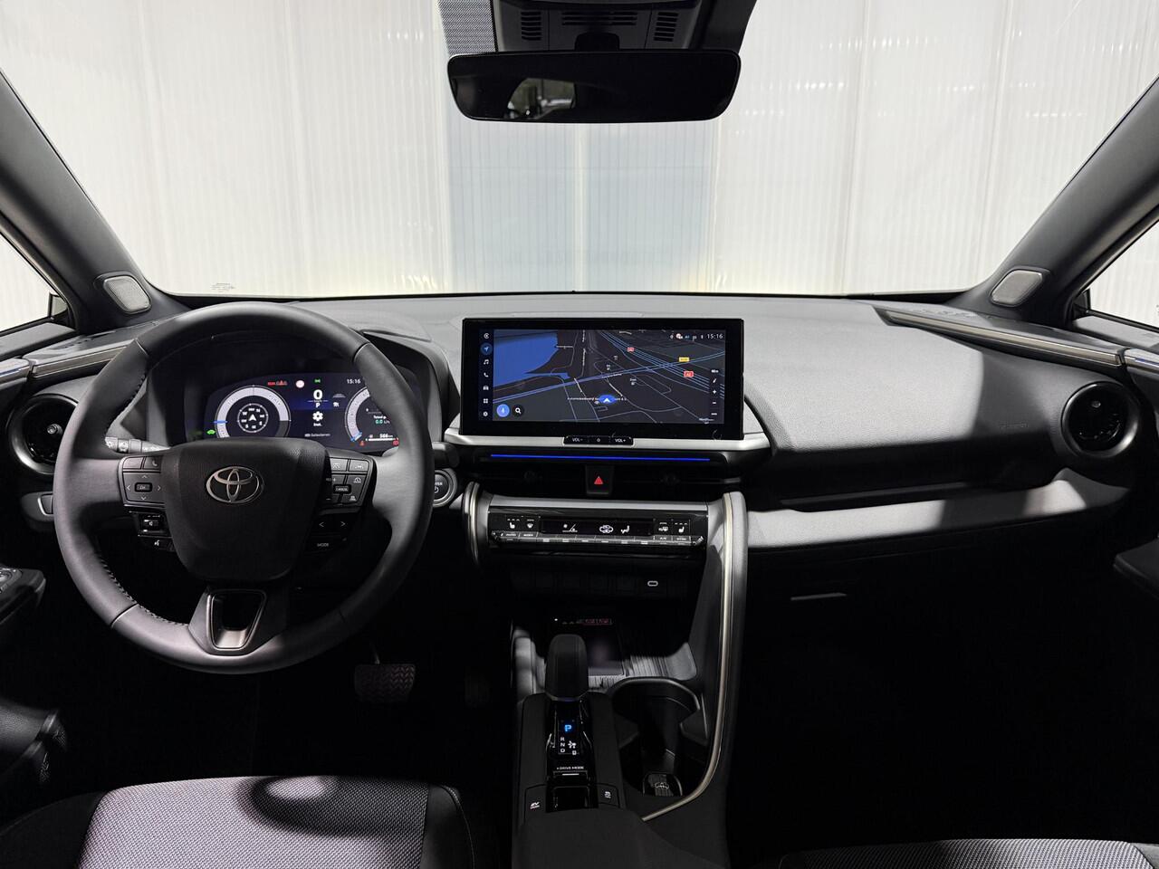 Toyota C-HR 1.8 Hybrid 140 Executive Parkersensoren V+A| Elektr. sportstoel incl. geheugen | BSM | JBL Audio | Demovoordeel! Niet meer leverbaar in deze samenstelling!