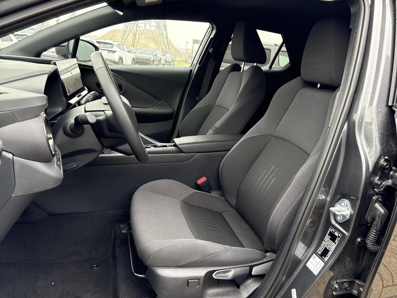 Toyota C-HR 1.8 Hybrid 140 First Edition **DODEHOEK DETECTIE/ 360 CAMERA/ PARKEERSENSOREN**