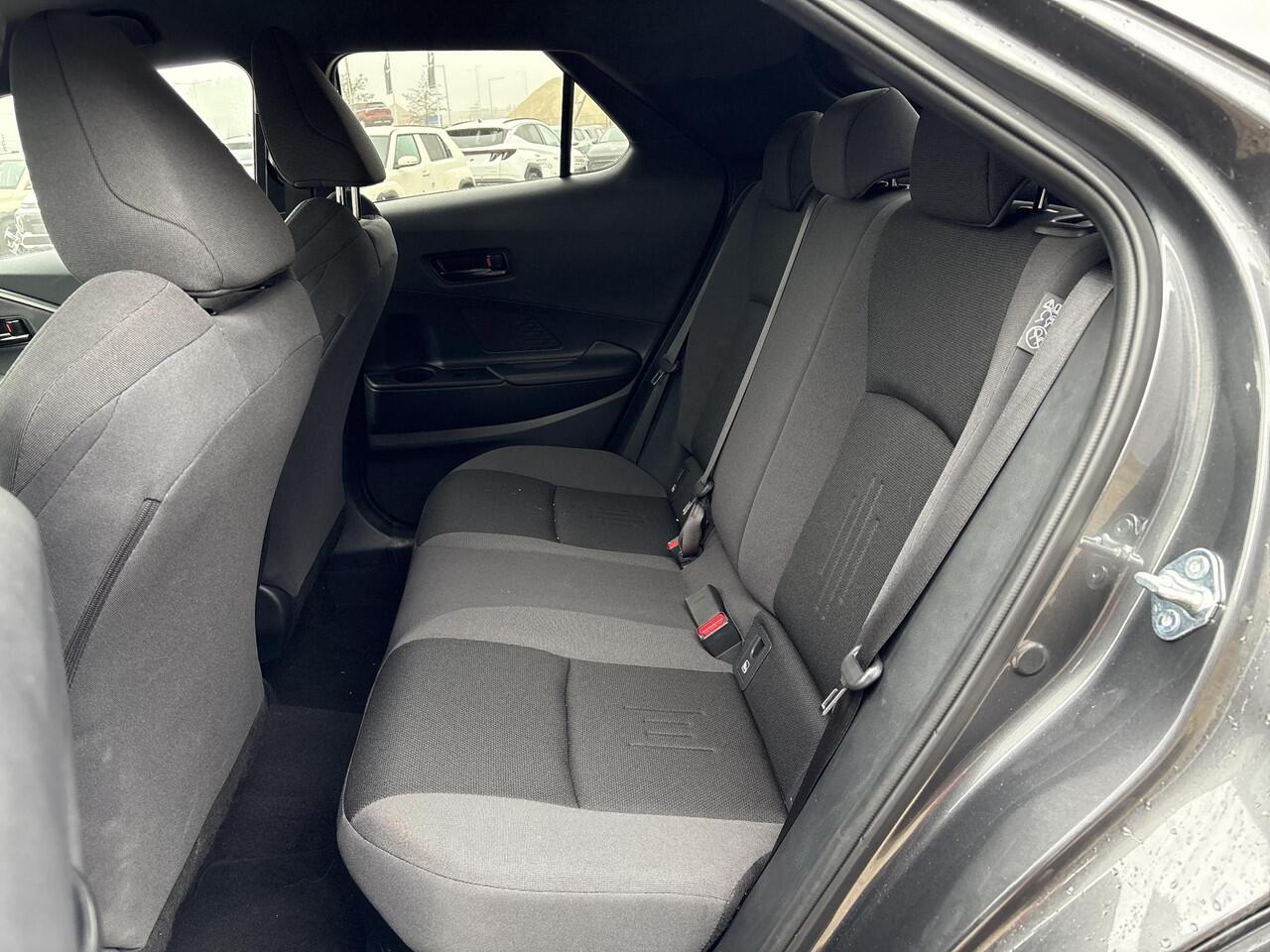 Toyota C-HR 1.8 Hybrid 140 First Edition **DODEHOEK DETECTIE/ 360 CAMERA/ PARKEERSENSOREN**