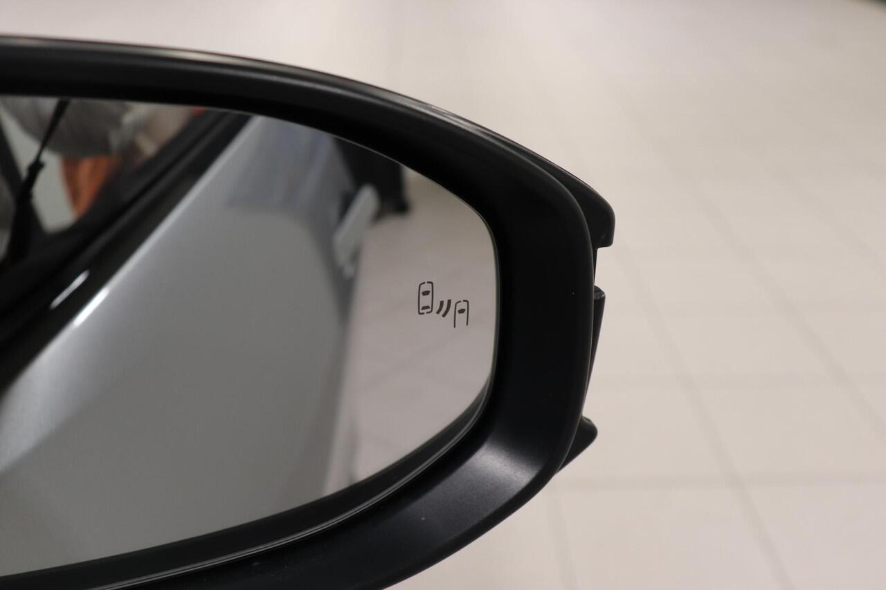 Toyota C-HR Hybrid 140 First Edition, BSM, NAVI, Voorruit & Stuur & Stoelverwarming, Camera!