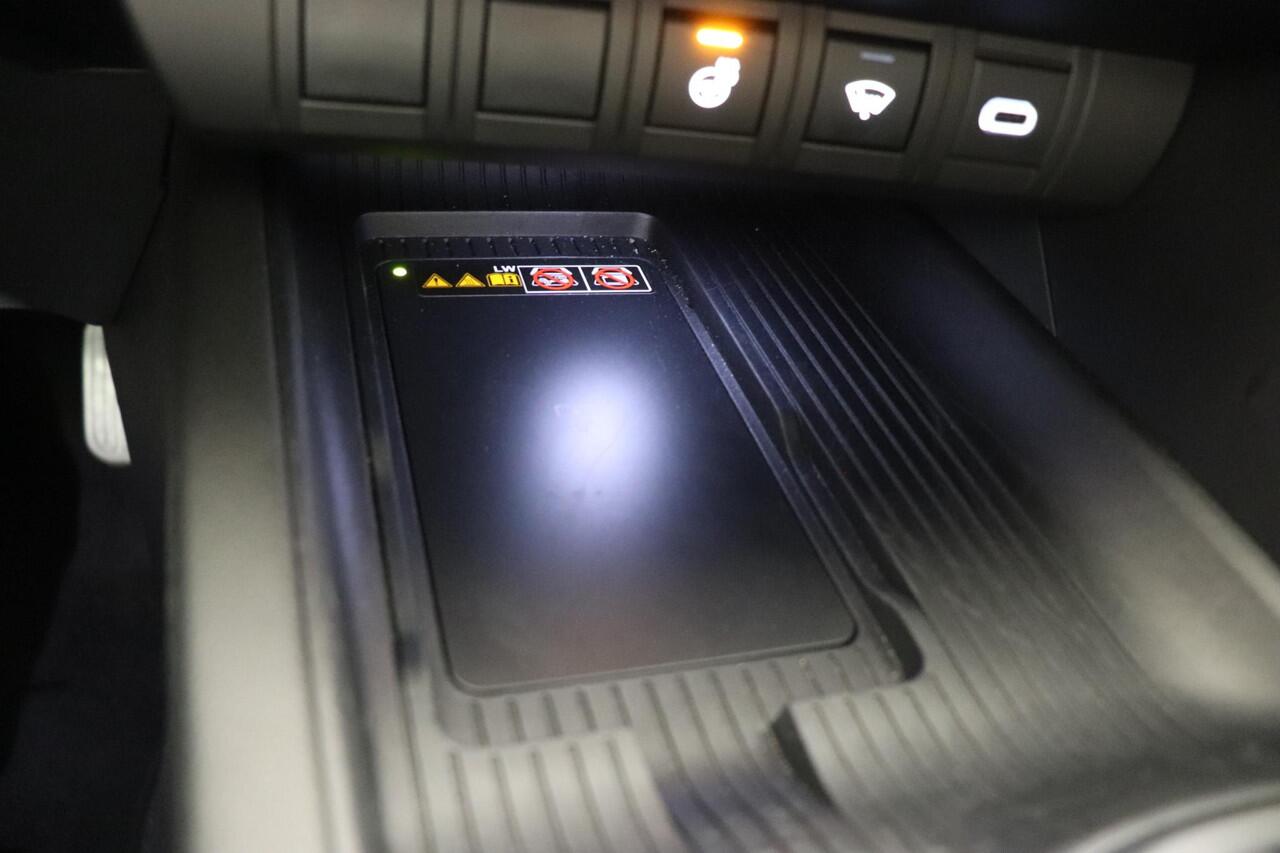 Toyota C-HR Hybrid 140 First Edition, BSM, NAVI, Voorruit & Stuur & Stoelverwarming, Camera!