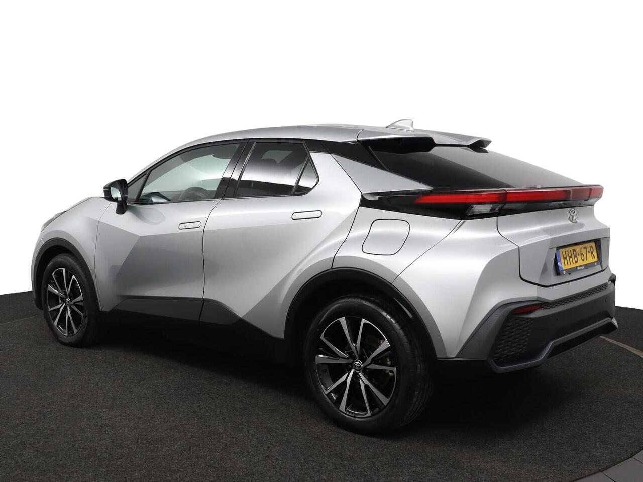 Toyota C-HR 2.0 Plug-in Hybrid 220 Dynamic | 65 KM Elektrische Range | Stoelverwarming | Led Verlichting | Stuurverwarming |