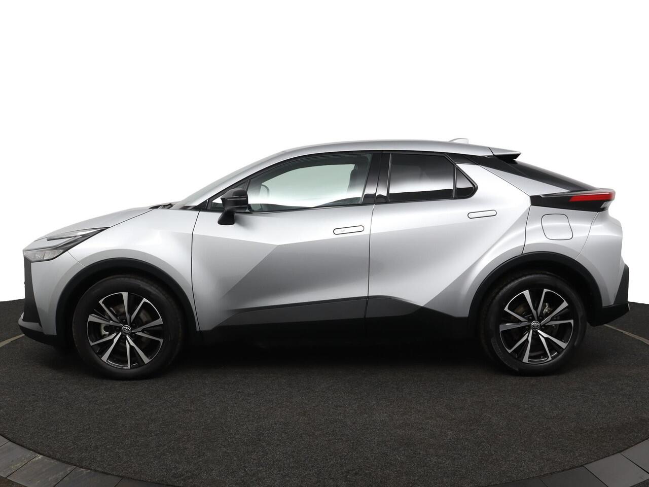 Toyota C-HR 2.0 Plug-in Hybrid 220 Dynamic | 65 KM Elektrische Range | Stoelverwarming | Led Verlichting | Stuurverwarming |