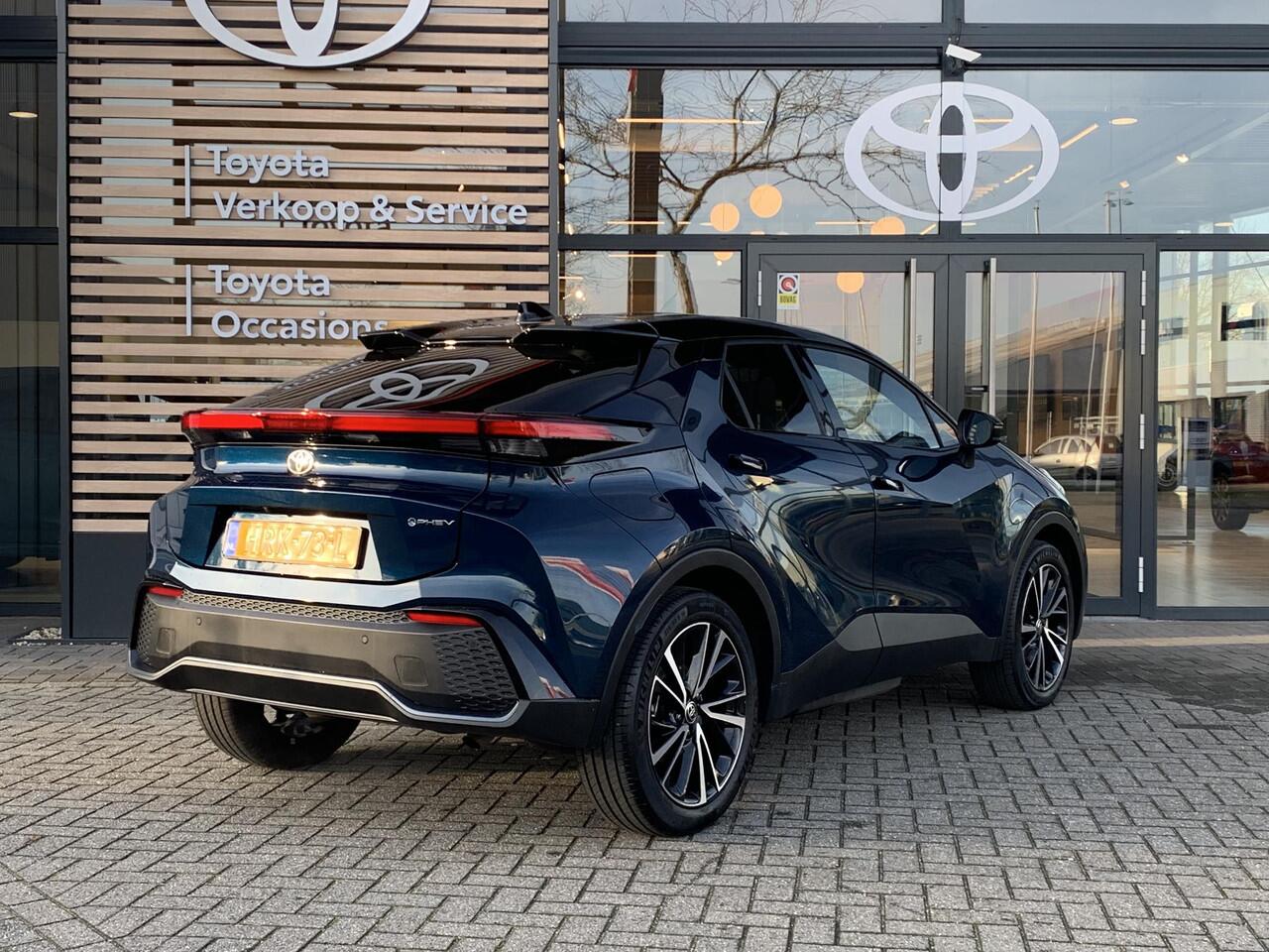 Toyota C-HR 2.0 Plug-in Hybrid 220 Executive