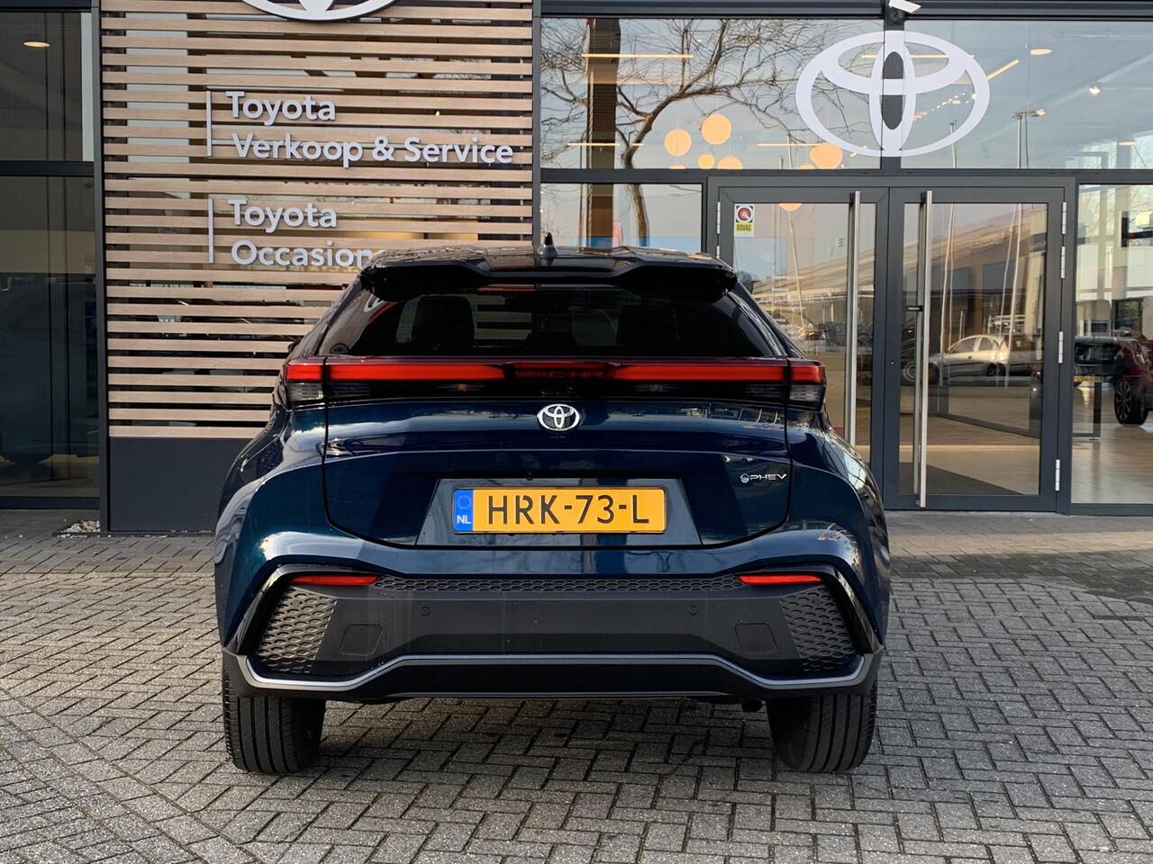 Toyota C-HR 2.0 Plug-in Hybrid 220 Executive