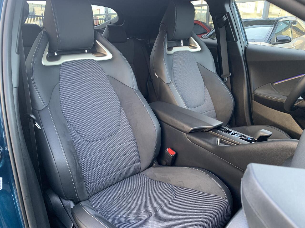 Toyota C-HR 2.0 Plug-in Hybrid 220 Executive