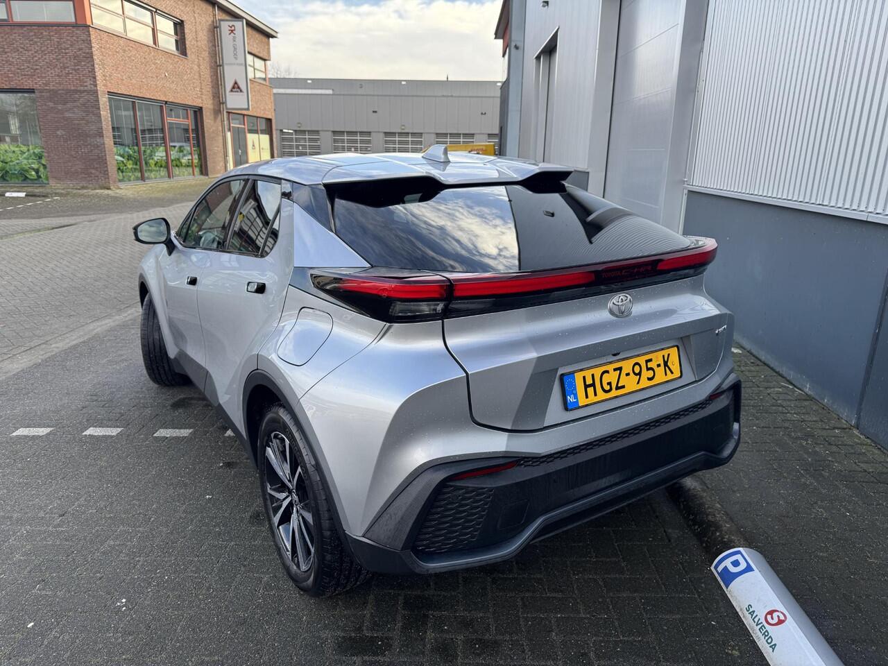 Toyota C-HR 2.0 Plug-in Hybrid 220 Dynamic , Org NL en 1e Eigenaar,