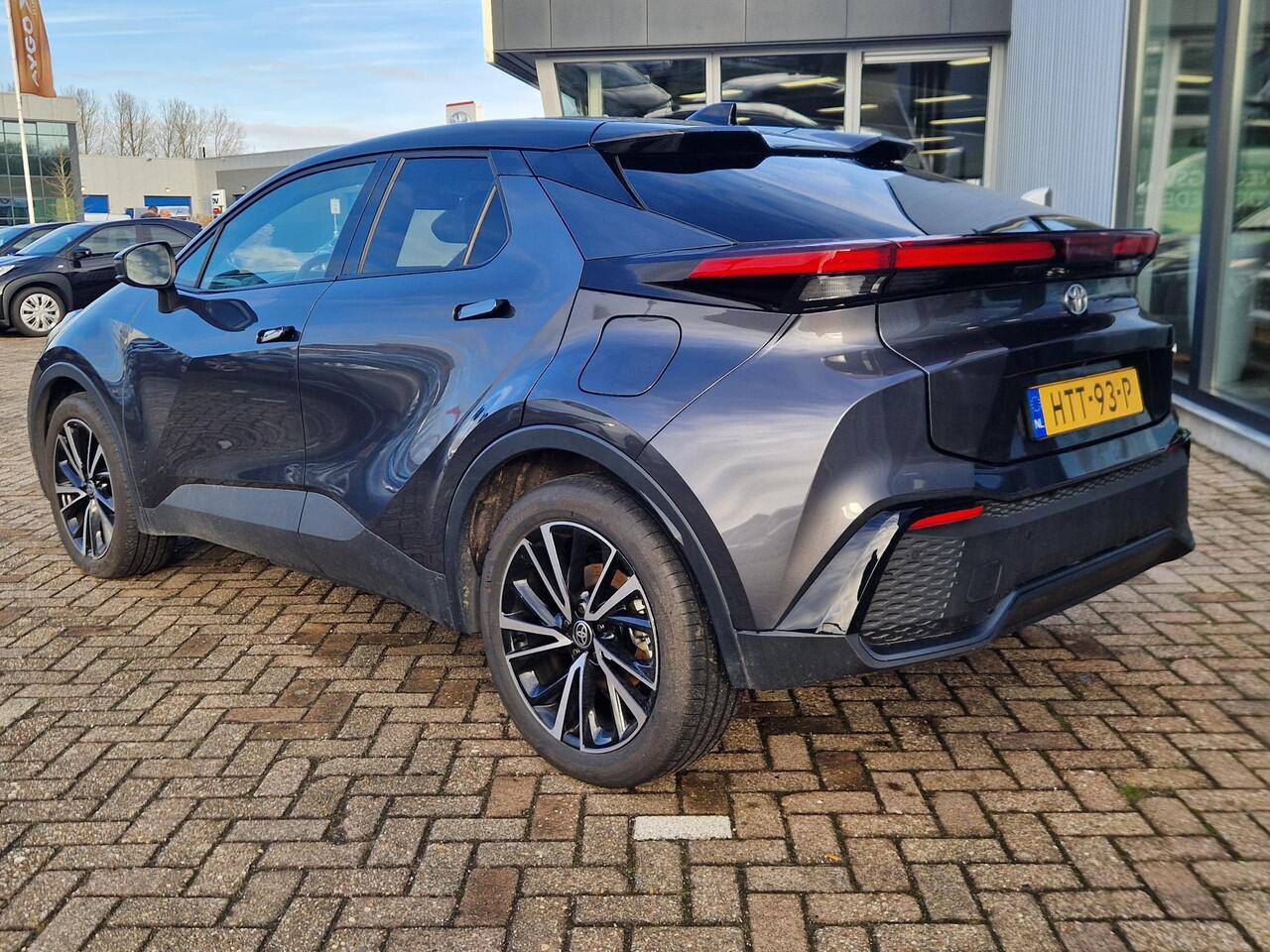 Toyota C-HR 2.0 Plug-in Hybrid 220 Executive