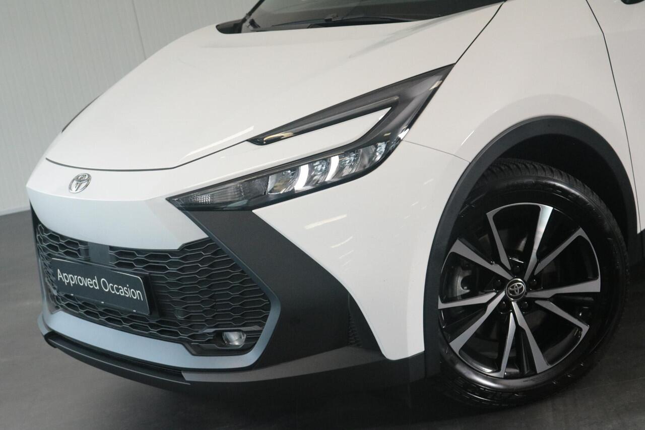 Toyota C-HR 2.0 Plug-in Hybrid 220 Dynamic Limit, Groot scherm Stoelverwarming, Apple Carplay / Android Auto.