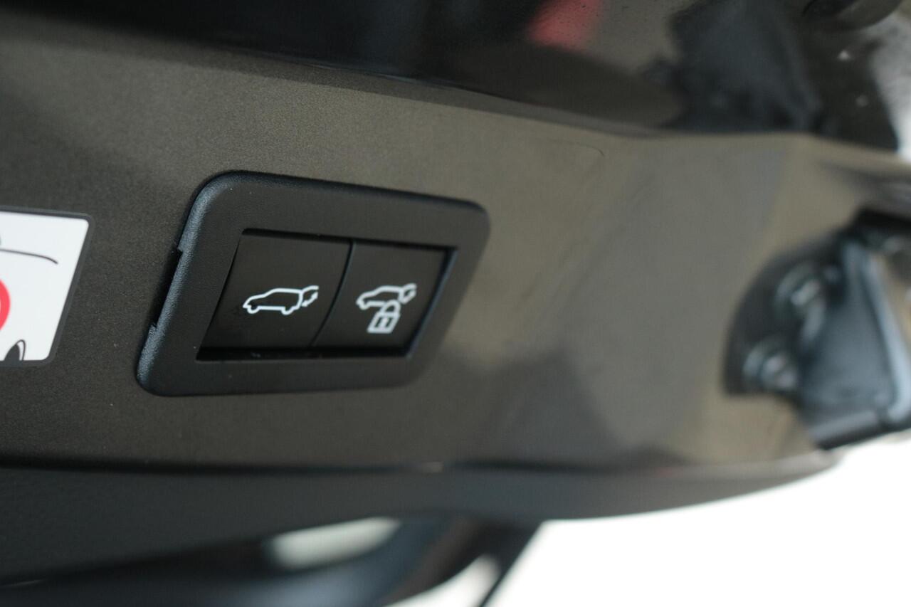 Toyota C-HR 1.8 Hybrid 140 First Edition Bitone, Navi, Carplay , Elek achterklep, Stoelverwarming.