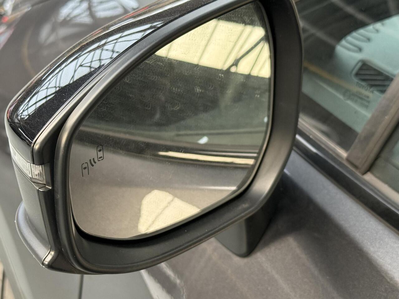 Toyota C-HR 2.0 Plug-in Hybrid 220 Dynamic