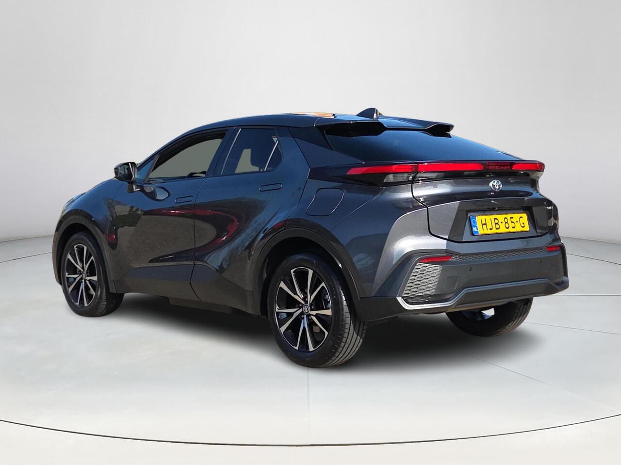 Toyota C-HR 2.0 Plug-in Hybrid 220 Dynamic | Apple CarPlay | Stuur verwarming | Blindspot | Rijklaar incl. garantie |