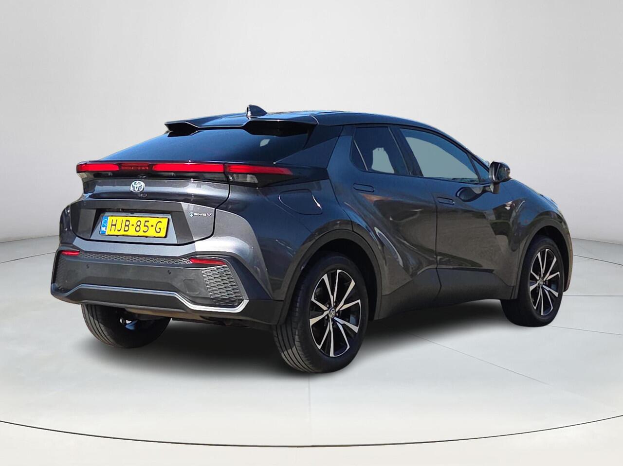 Toyota C-HR 2.0 Plug-in Hybrid 220 Dynamic | Apple CarPlay | Stuur verwarming | Blindspot | Rijklaar incl. garantie |