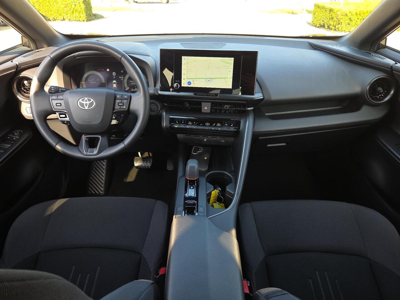 Toyota C-HR 2.0 Plug-in Hybrid 220 Dynamic | Apple CarPlay | Stuur verwarming | Blindspot | Rijklaar incl. garantie |