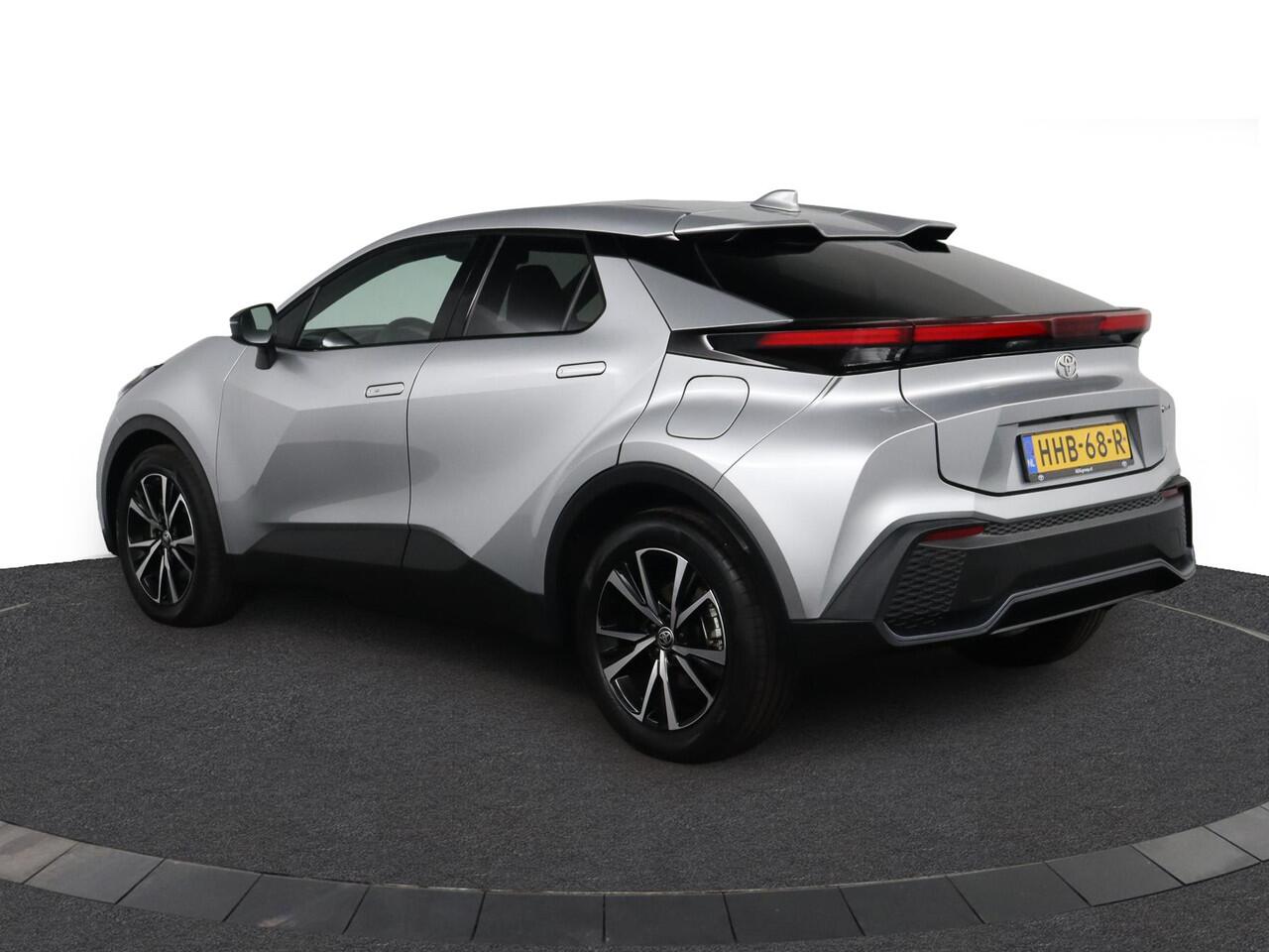 Toyota C-HR 2.0 Plug-in Hybrid 220 Dynamic | Apple Carplay/Android Auto | Parkeersensoren | Stoel/Stuurverwarming |
