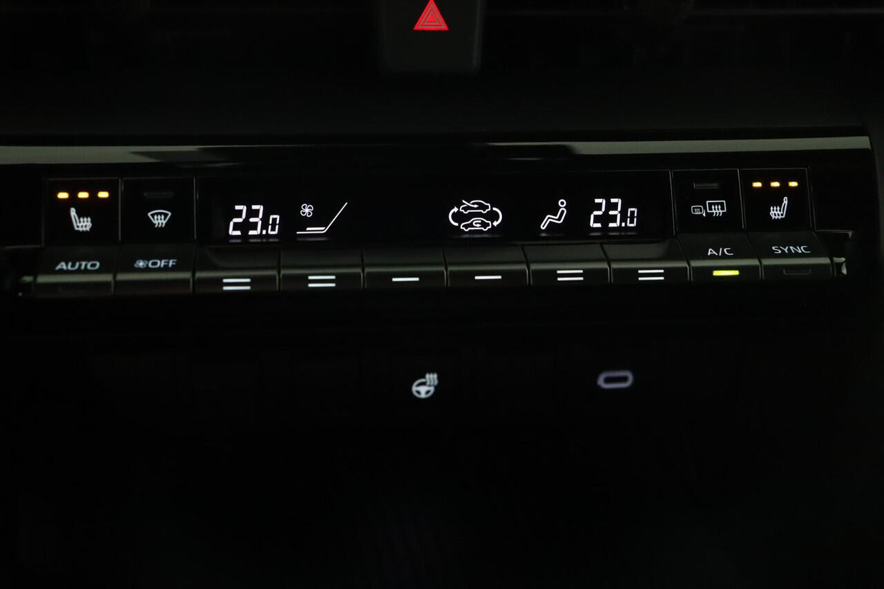 Toyota C-HR 2.0 Plug-in Hybrid 220 Dynamic | Apple Carplay/Android Auto | Parkeersensoren | Stoel/Stuurverwarming |