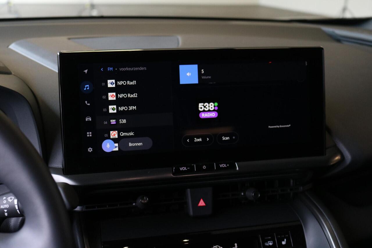 Toyota C-HR 1.8 Hybrid 140 First Edition Bitone, Groot scherm Stoel en stuurverwarming, Apple Carplay, Android Auto, Elek Achterklep.