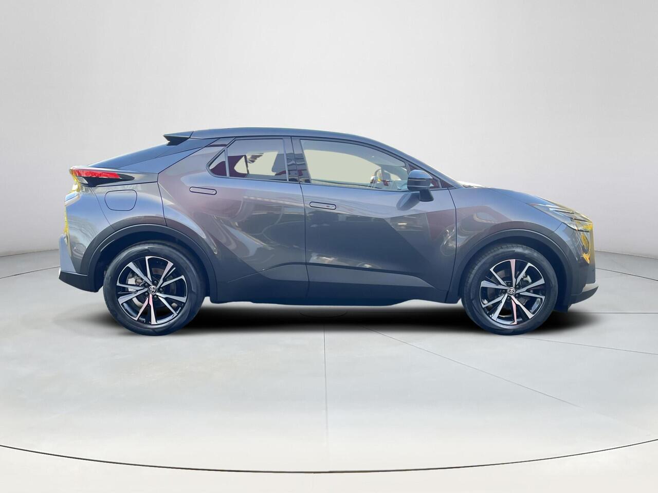 Toyota C-HR 2.0 Plug-in Hybrid 220 Dynamic | Stoel- + stuurverwarming | Carplay | Dode hoek waarschuwing |