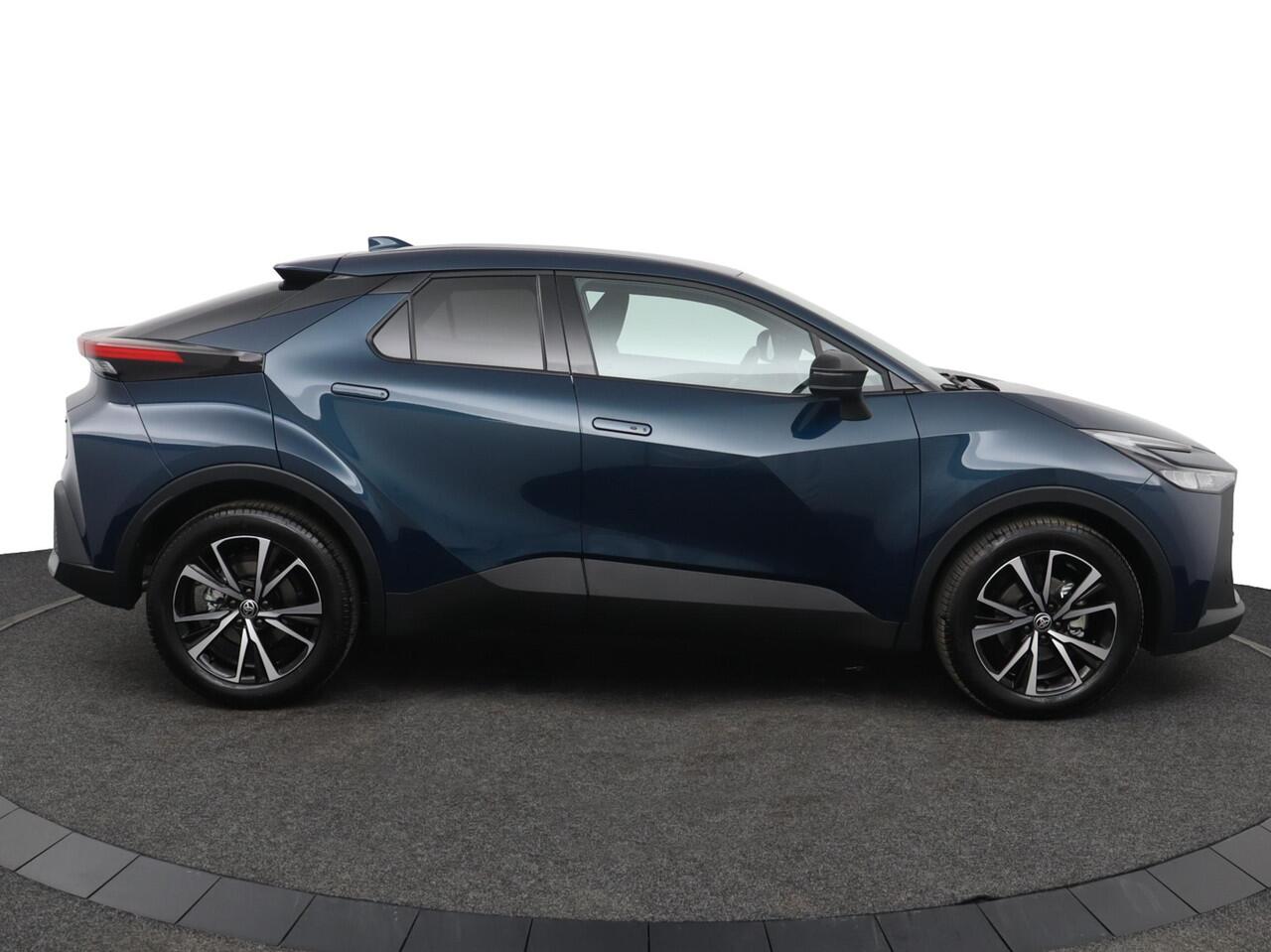 Toyota C-HR 1.8 Hybrid 140 Dynamic | Nieuw uit voorraad leverbaar! |