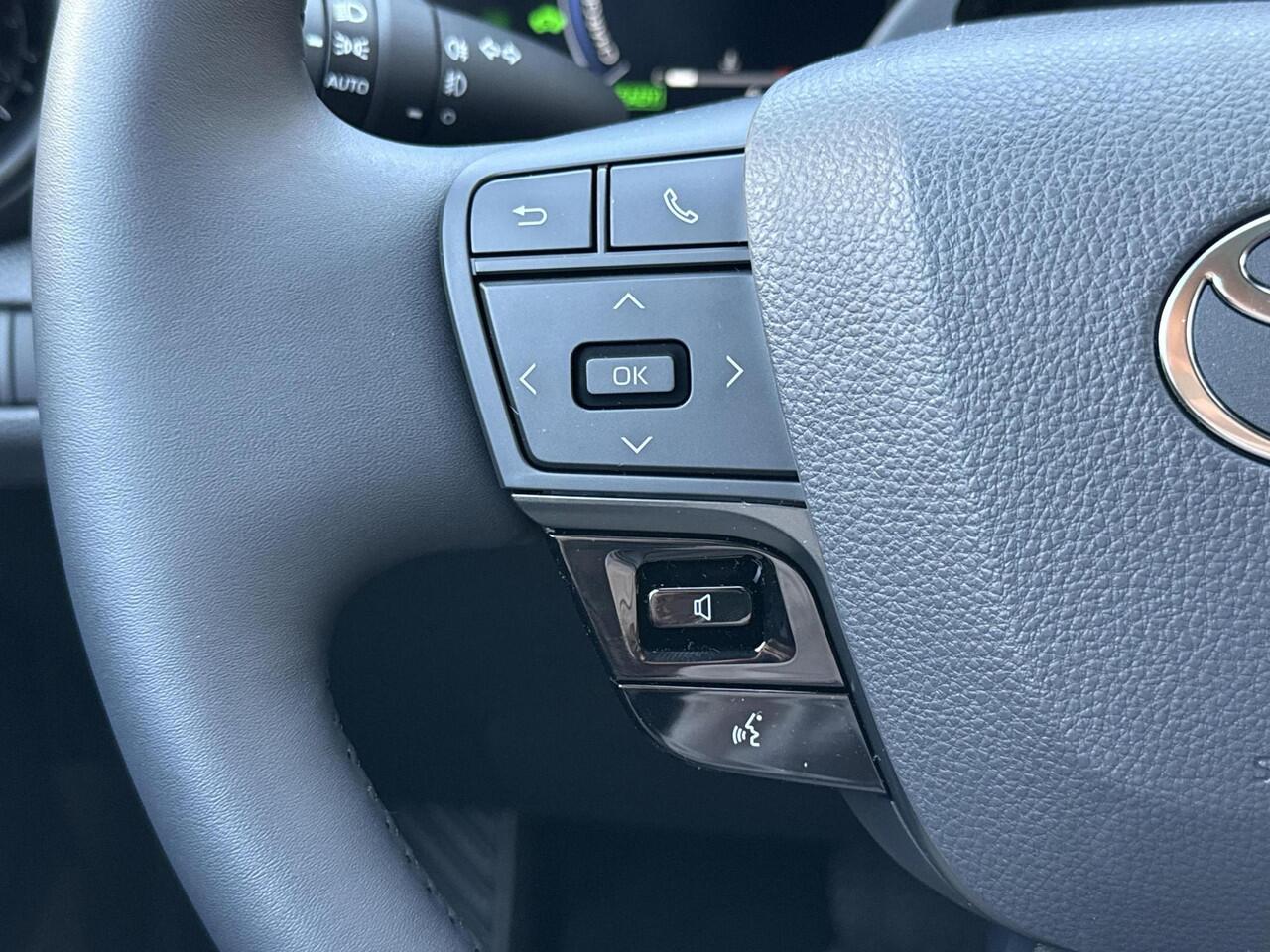 Toyota C-HR 1.8 Hybrid 140 Executive **PLUS PACK/ NIEUWE AUTO/ DIRECT LEVERBAAR**