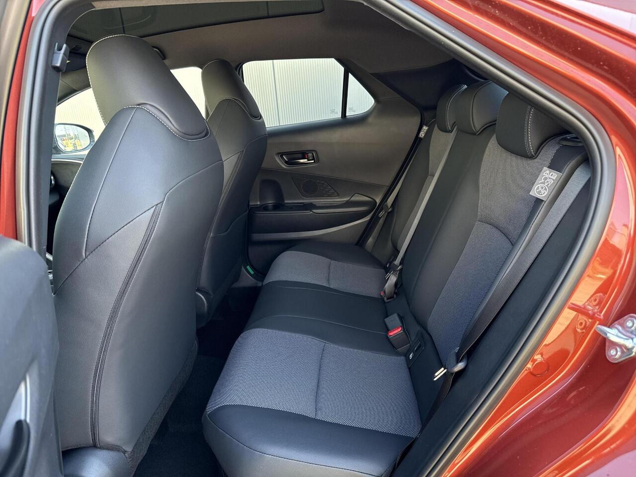 Toyota C-HR 1.8 Hybrid 140 Executive **PLUS PACK/ NIEUWE AUTO/ DIRECT LEVERBAAR**