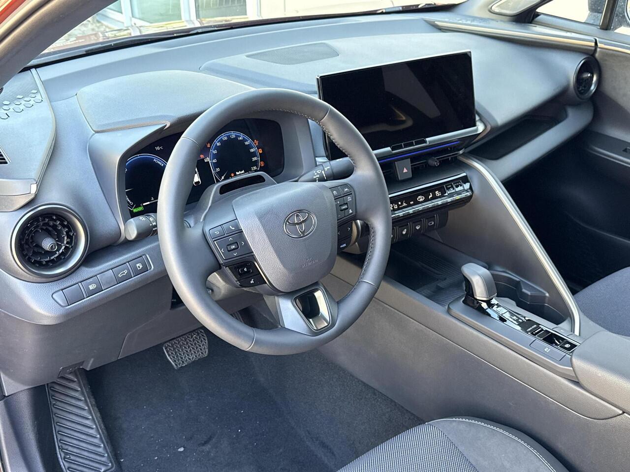 Toyota C-HR 1.8 Hybrid 140 Executive **PLUS PACK/ NIEUWE AUTO/ DIRECT LEVERBAAR**