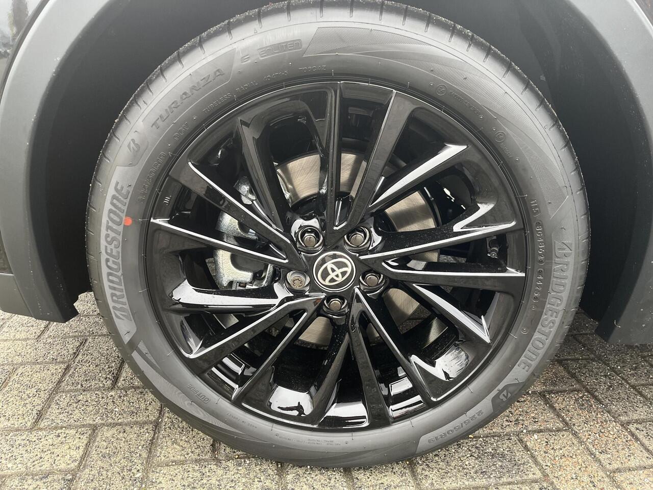 Toyota C-HR 2.0 Plug-in Hybrid 220 Black Edition | ¤ 2.000 extra inruilwaarde |