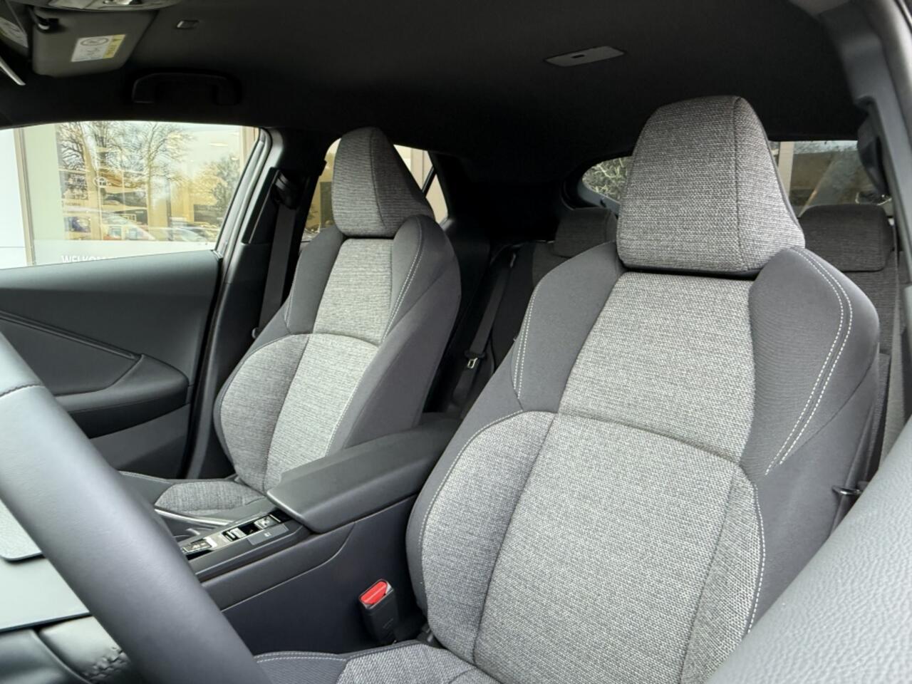 Toyota C-HR 1.8 Hybrid 140 Dynamic | VOORRAAD