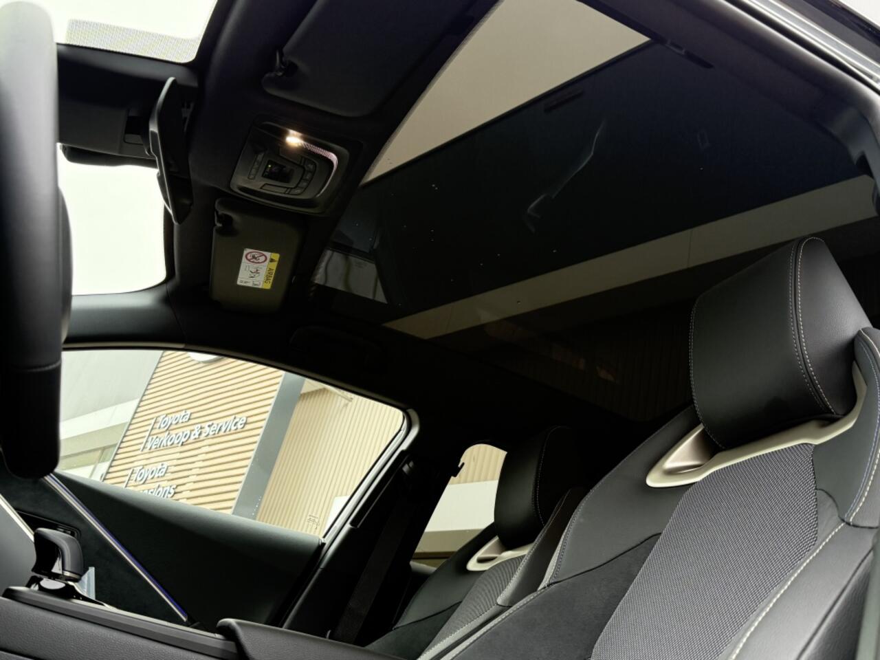 Toyota C-HR 1.8 Hybrid 140 Executive | VOORRAAD | Exec. Plus Pack