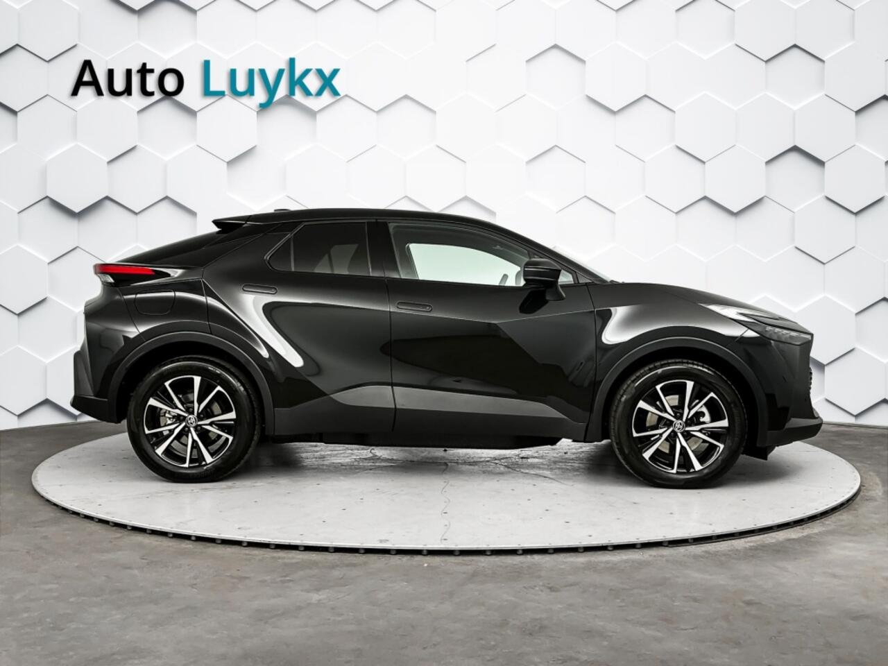 Toyota C-HR CH-R 2.0 PHEV First Edition | 223 PK | Navigatie | Elektrische Achterklep