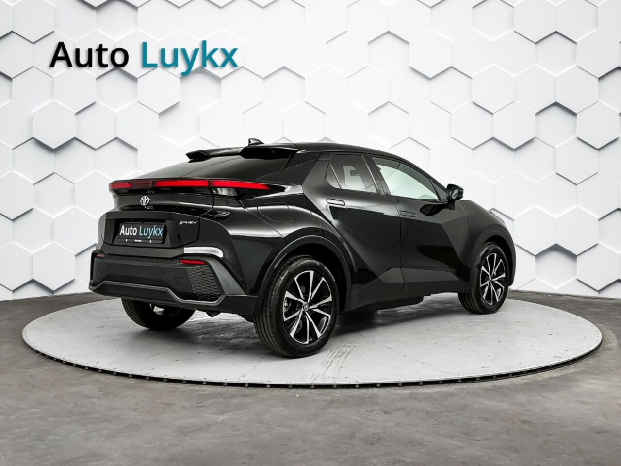 Toyota C-HR CH-R 2.0 PHEV First Edition | 223 PK | Navigatie | Elektrische Achterklep