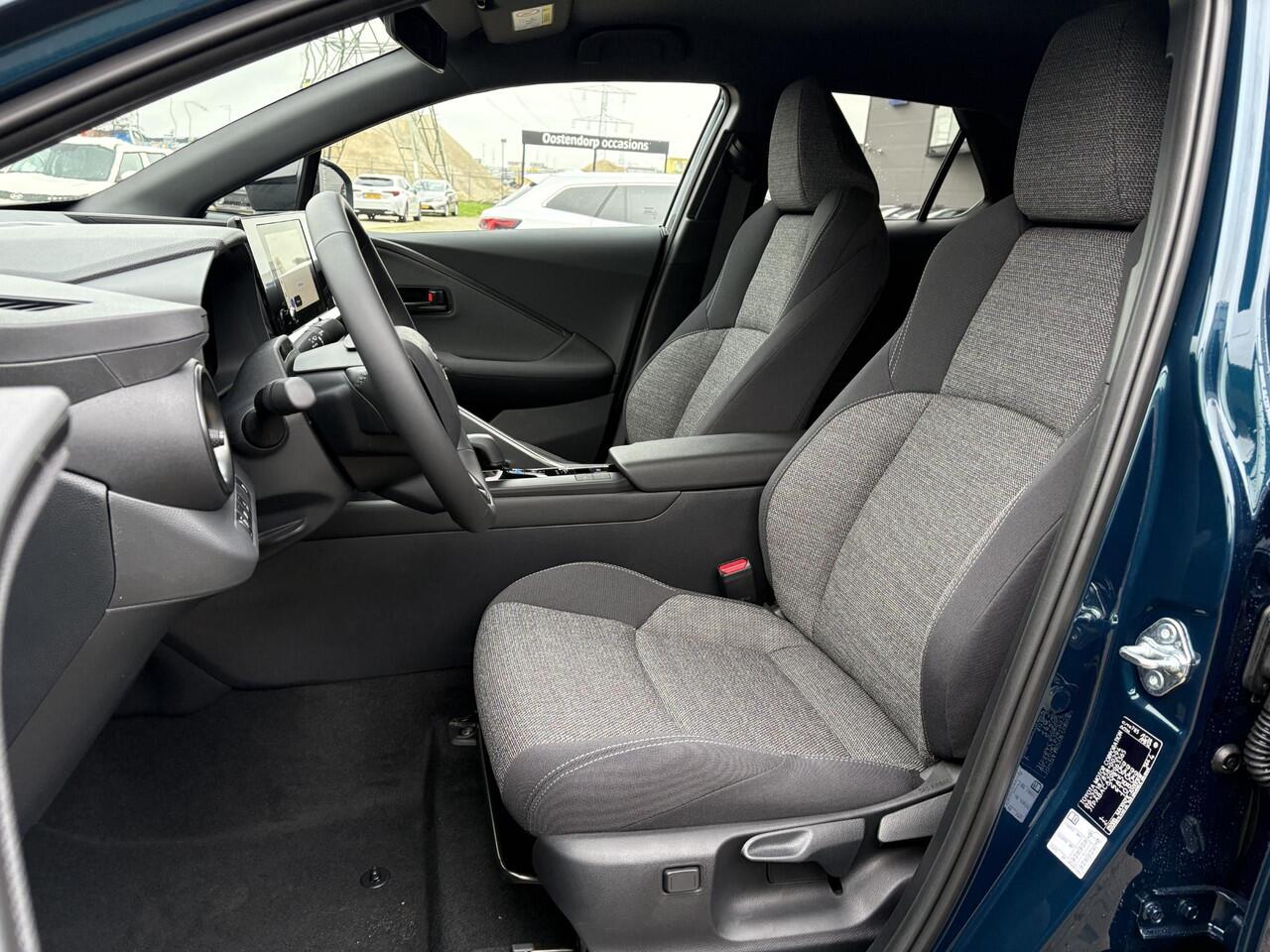 Toyota C-HR 2.0 Plug-in Hybrid 220 Dynamic **MIDNIGHT TEAL/ NIEUWE AUTO/ DIRECT LEVERBAAR**