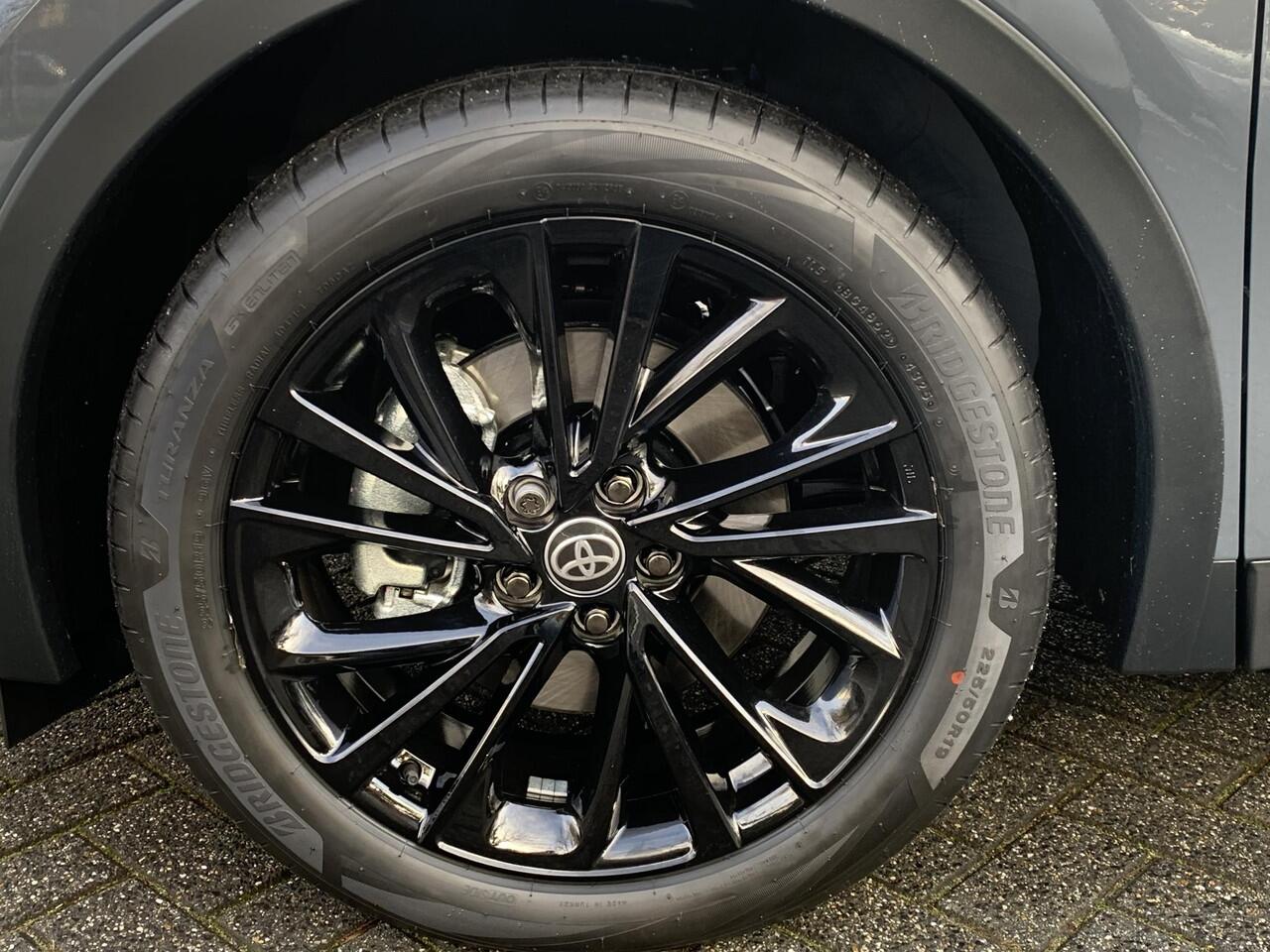 Toyota C-HR 2.0 Plug-in Hybrid 220 GR SPORT