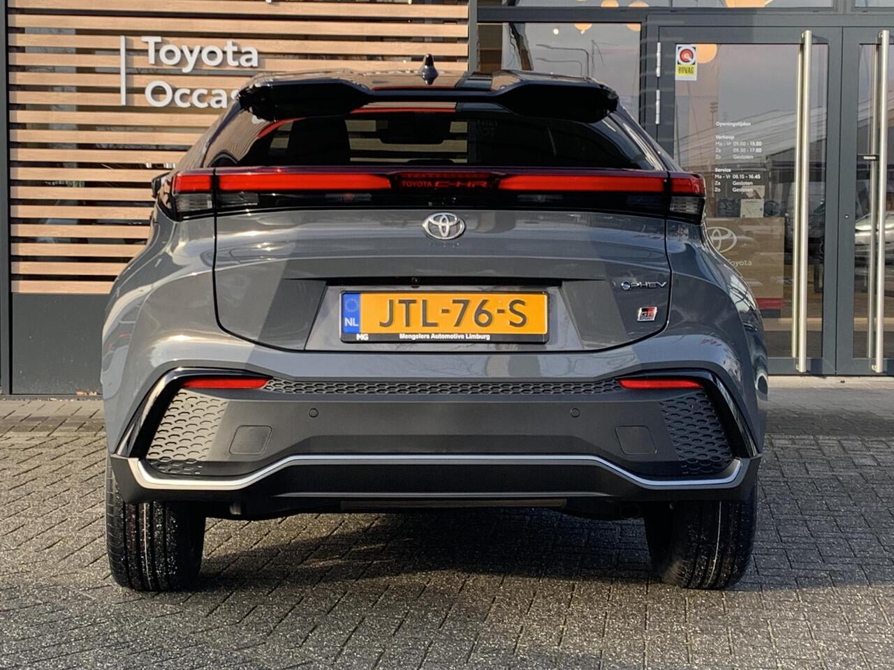 Toyota C-HR 2.0 Plug-in Hybrid 220 GR SPORT