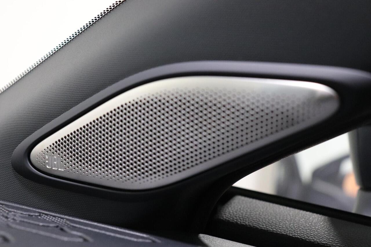 Toyota C-HR 2.0 Plug-in Hybrid 220 GR SPORT, Premium Pack, 2.000,- Inruilpremie, BSM, 360 Camera, JBL, Stuur & Stoel & Voorruit Verwarming, Pano!