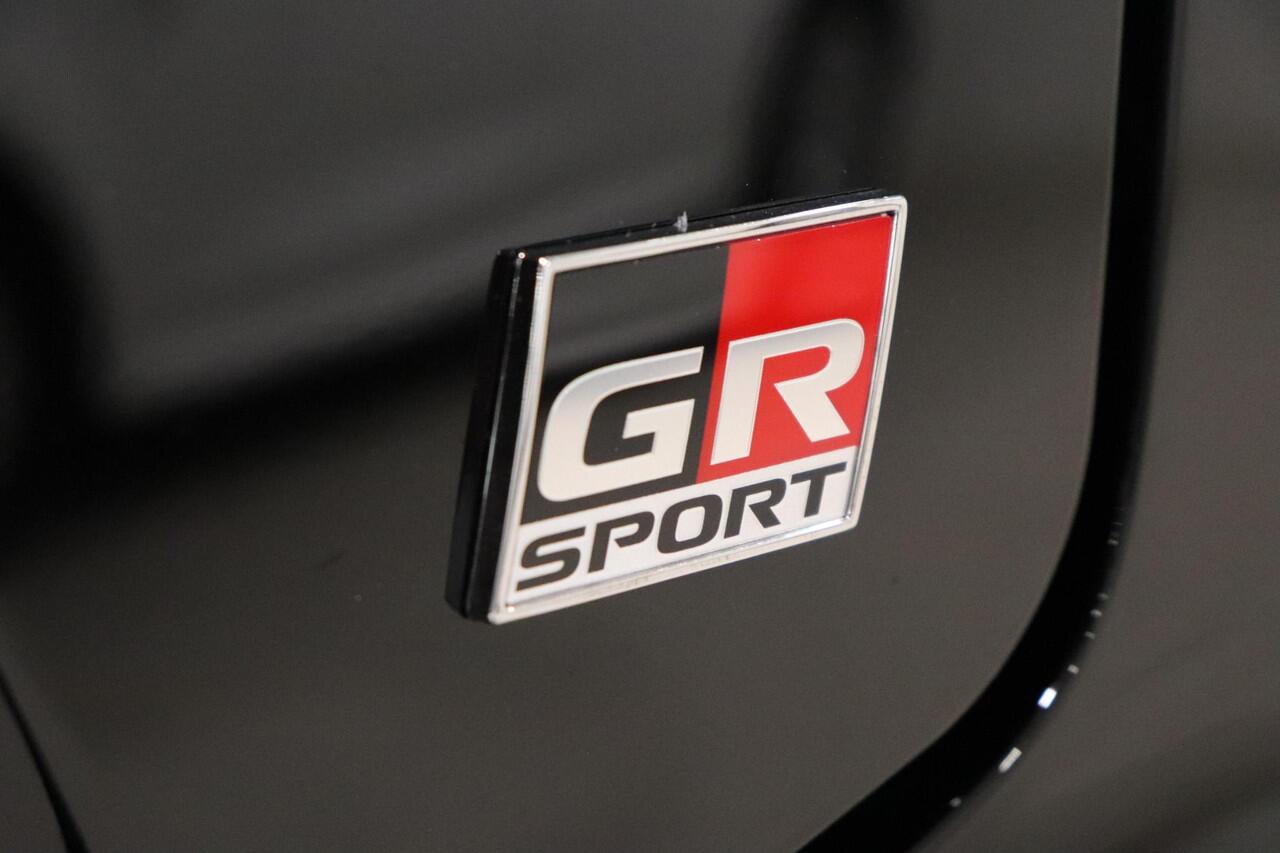 Toyota C-HR 2.0 Plug-in Hybrid 220 GR SPORT, Premium Pack, 2.000,- Inruilpremie, BSM, 360 Camera, JBL, Stuur & Stoel & Voorruit Verwarming, Pano!