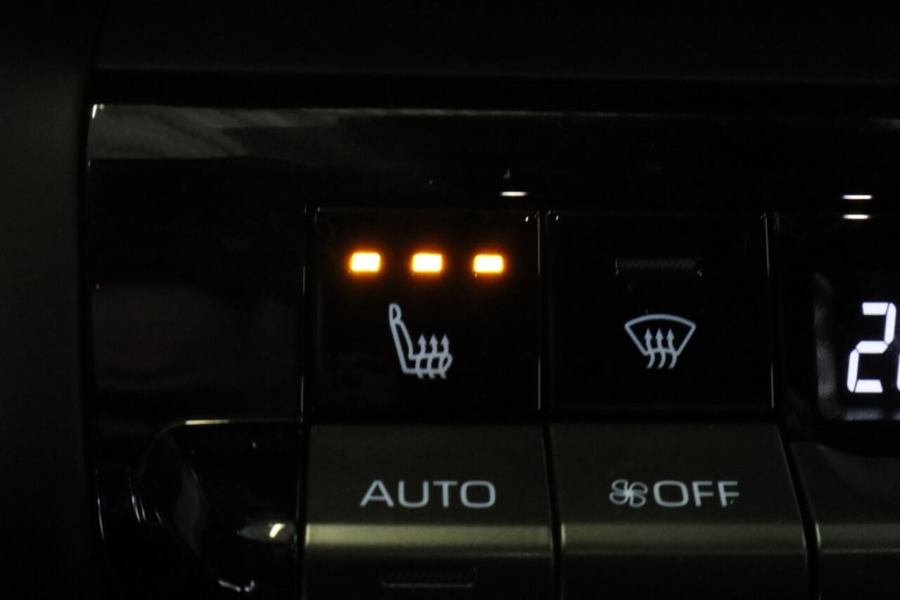 Toyota C-HR 2.0 PHEV 220 Executive | Premium Pack