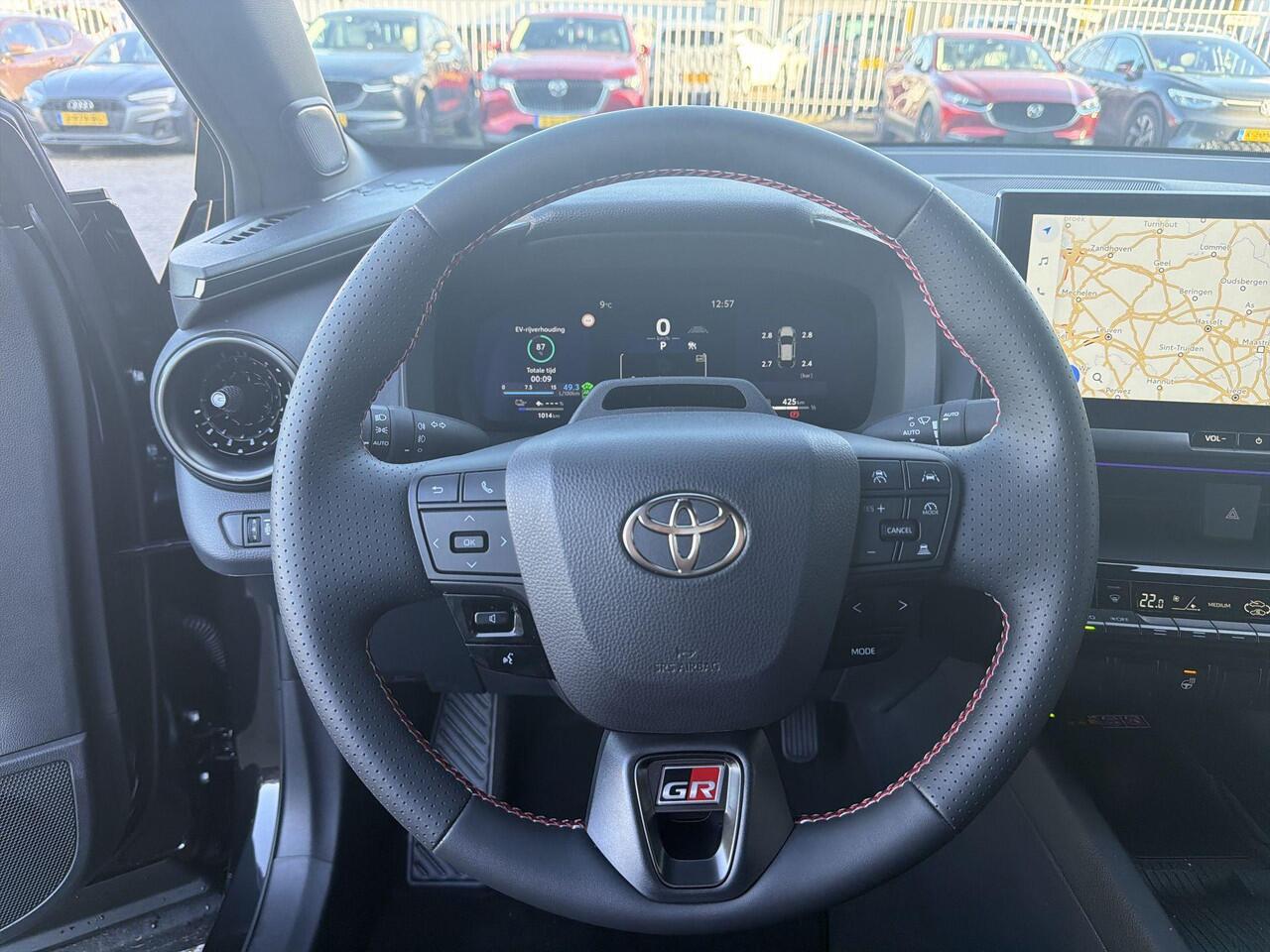 Toyota C-HR 2.0 Plug-in Hybrid 220 Black Edition