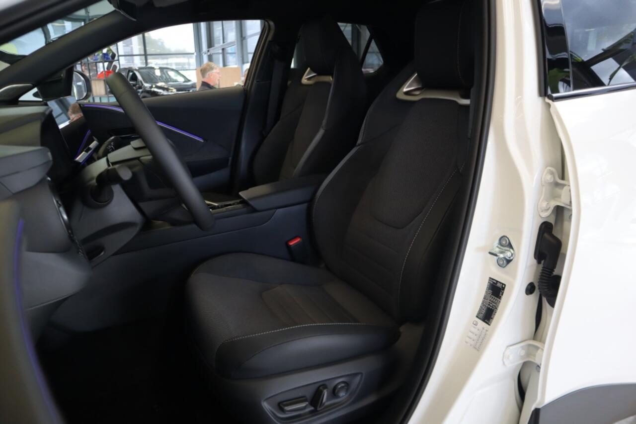 Toyota C-HR 2.0 PHEV 220 Executive | Executive Plus Pack |