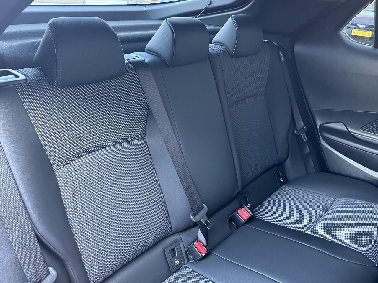 Toyota C-HR 2.0 Plug-in Hybrid 220 Executive