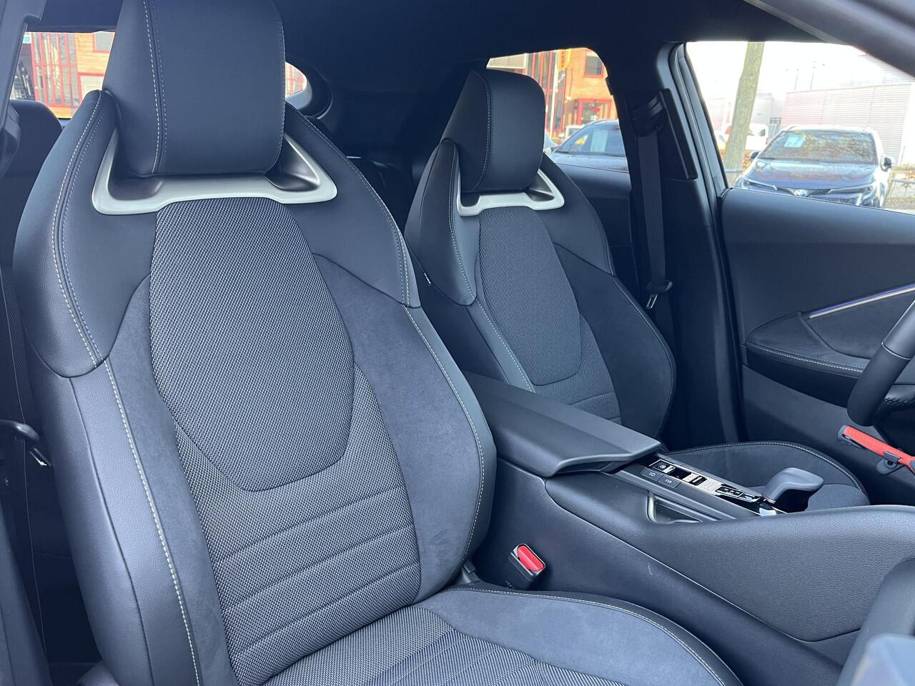 Toyota C-HR 2.0 Plug-in Hybrid 220 Executive