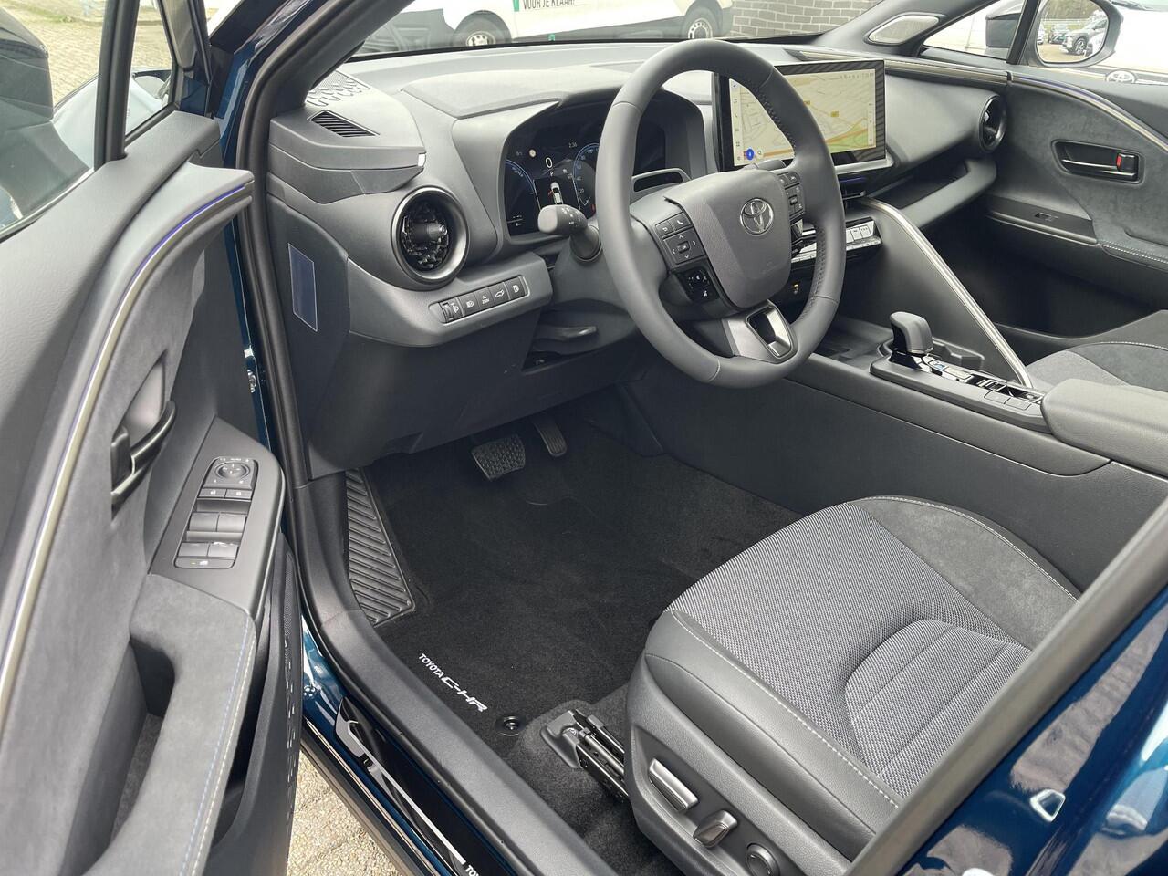 Toyota C-HR 2.0 Plug-in Hybrid 220 Executive