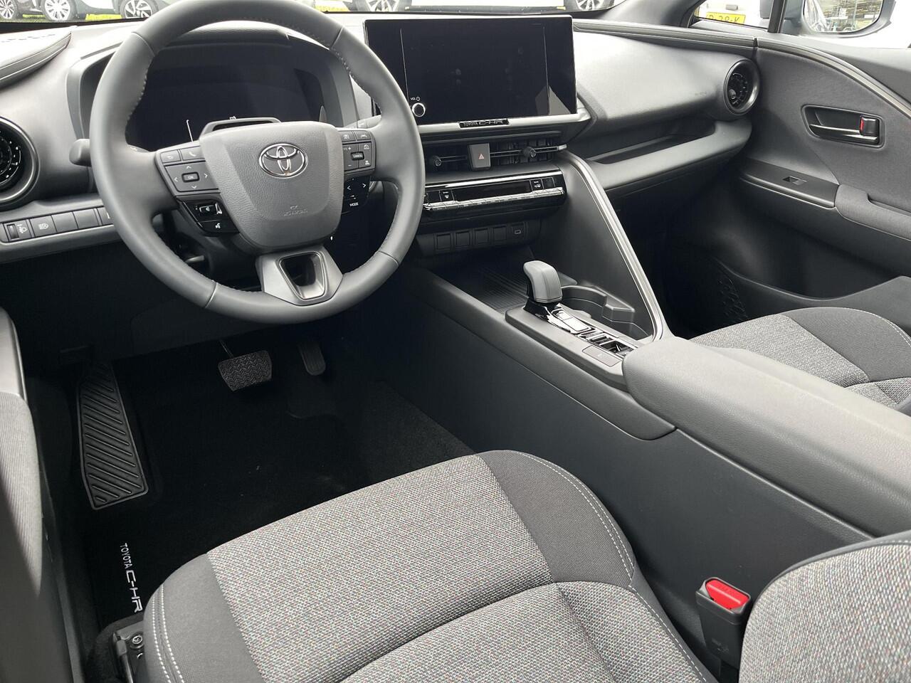 Toyota C-HR 1.8 Hybrid 140 Dynamic | Uit voorraad leverbaar | ¤ 2.000 extra inruilwaarde |